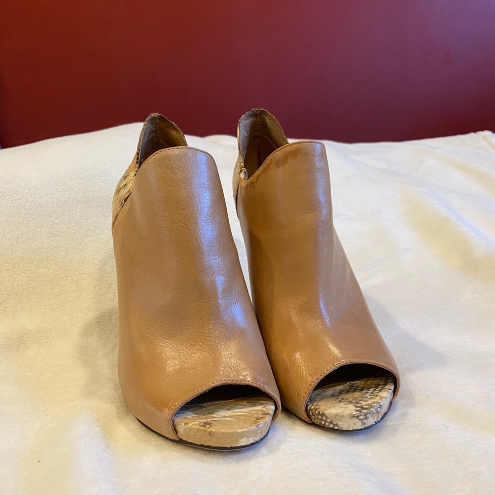 Vince Camuto Leather Peep-toe Heels; Sz. 8